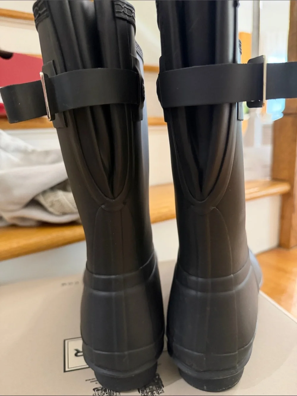 HUNTER WIDE CALF rain boots. Size 9 socks included